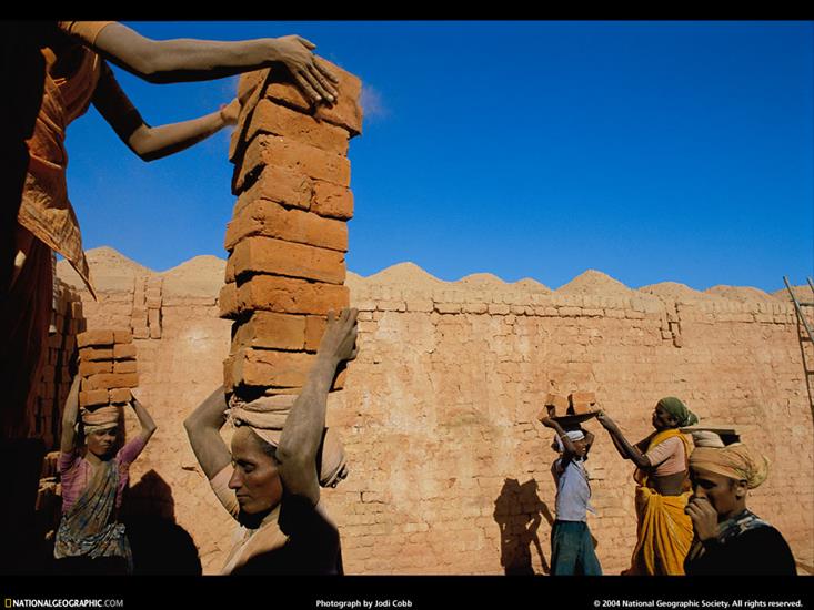 NG02 - Brickyard Slaves, India, 2002.jpg