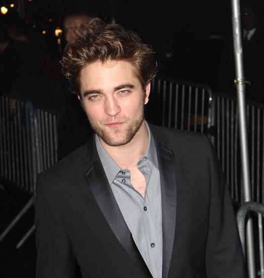 Robert Pattinson - RobertPattinsonNMNYC014.jpg