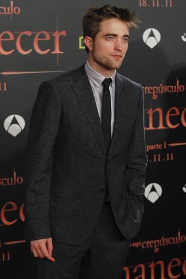 Robert Pattinson - RobertPattinsonHQBarcelona10.jpg