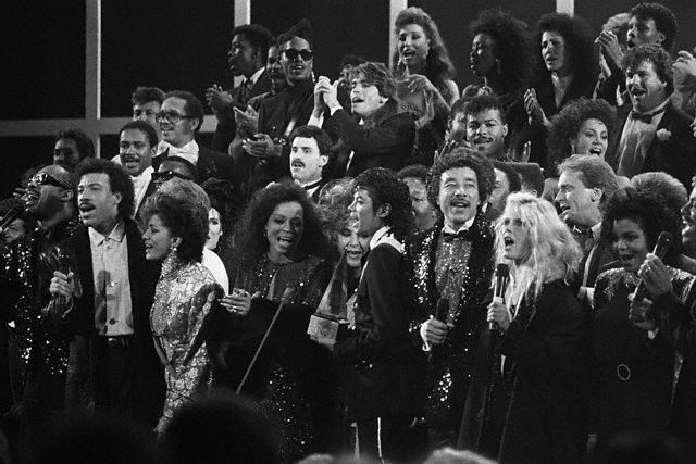 1986.02.25 - Michael attend the 28th Annual Grammy Awards - michael-attend-the-28th-annual-grammy-awards37-m-4.jpg