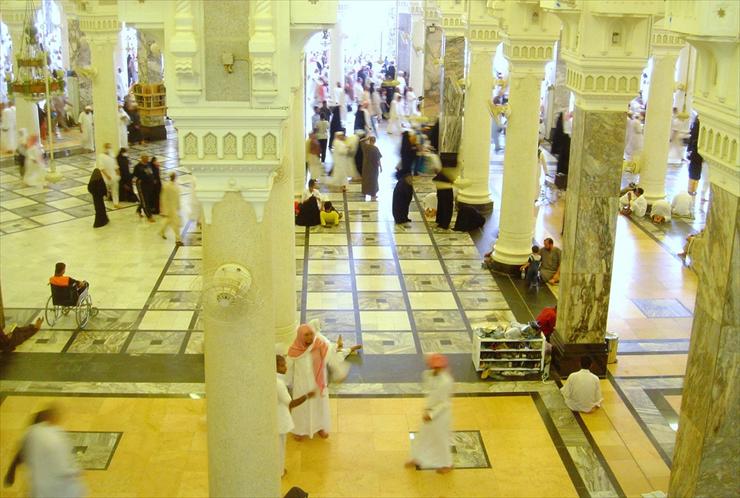 Architektura - Masjid Al Haram in Makkah - Saudi Arabia interior.jpg