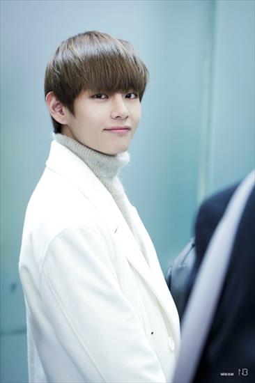 Kim Tae Hyung -V BTS - large7.jpg