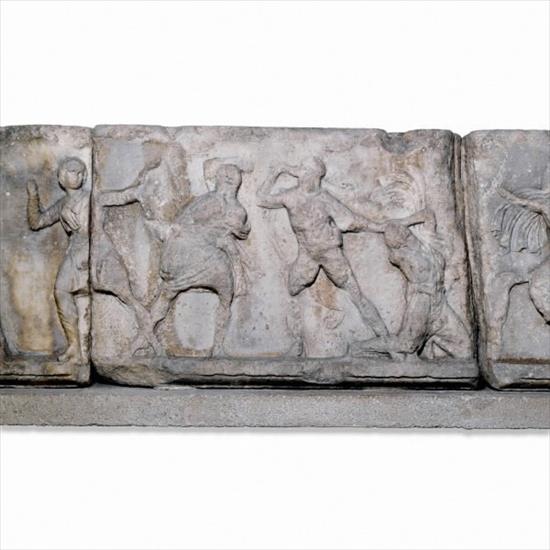 klasyczna - Fryz ze sceną Amazonomachii_Halikarnas, Mauzoleum, ok.350 p.n.e._BM.jpg